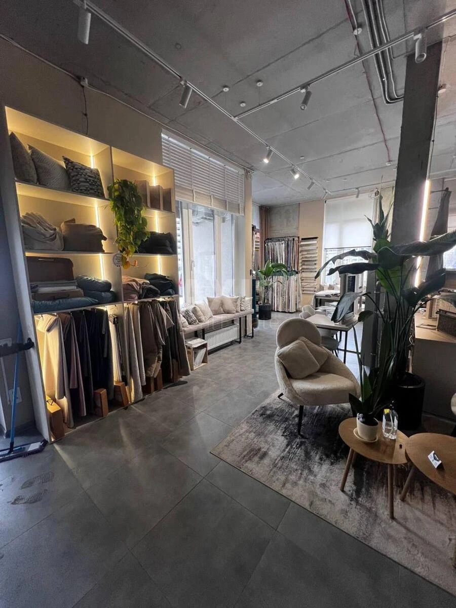 Объект торговли ул. Выговского Ивана 44, 62м2651744