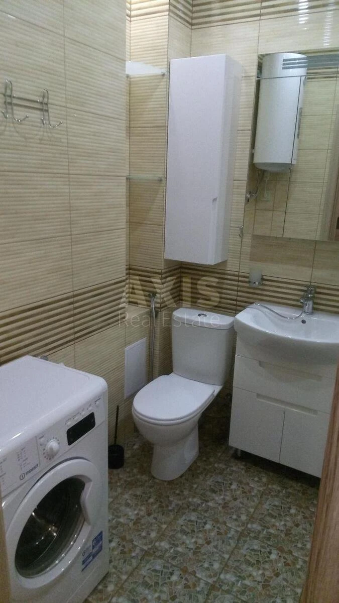 1k apartment vul. L'vivs'ka 15695404
