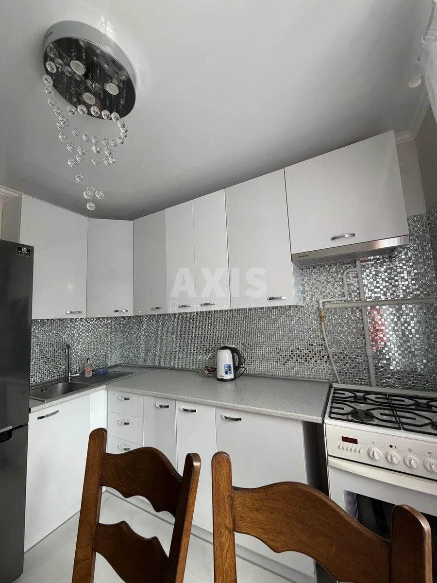 1k apartment vul. L'vivs'ka 1696530