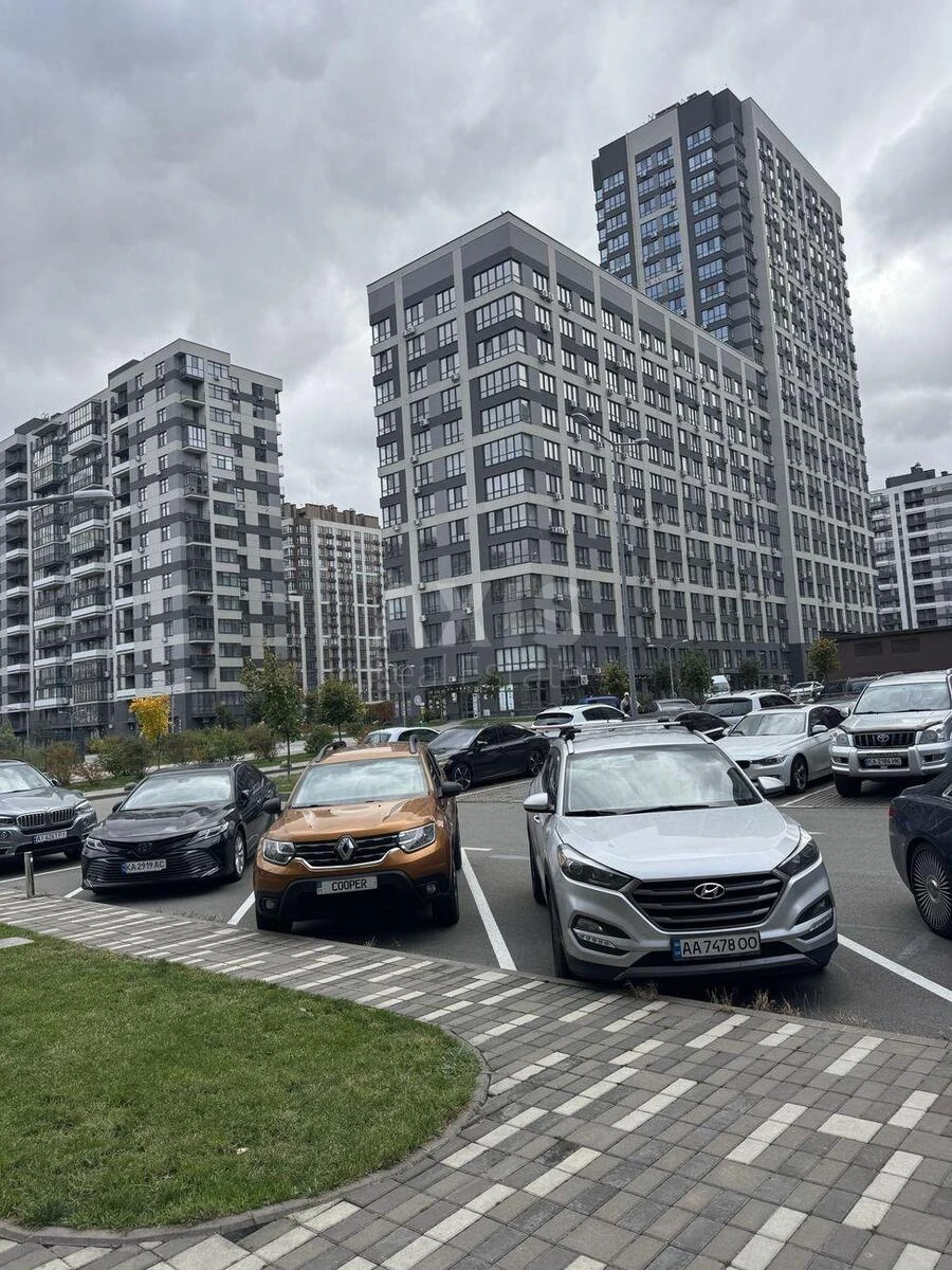 Service object vul. Rodyny Kristeriv 21, 209m2667920