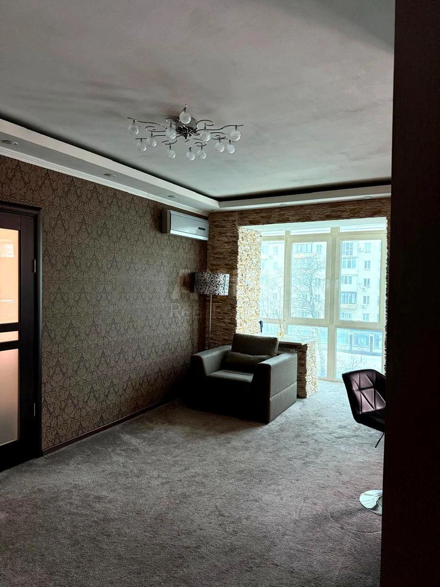 2k apartment pr-t Berestejskij 16684711