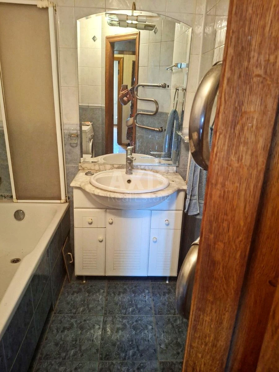 4k apartment vul. Jordans'ka 11В6394811