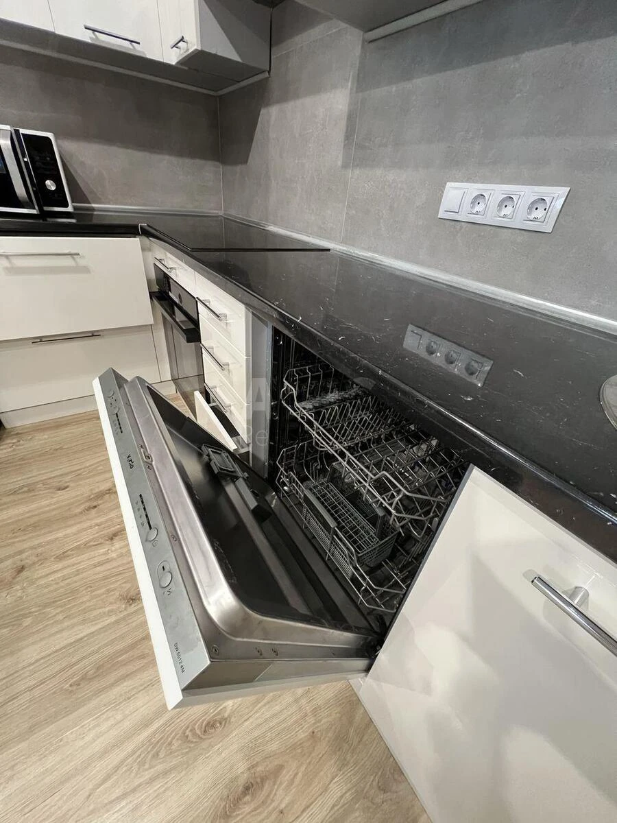 1k apartment vul. Nyzhn'okljuchova 14616654