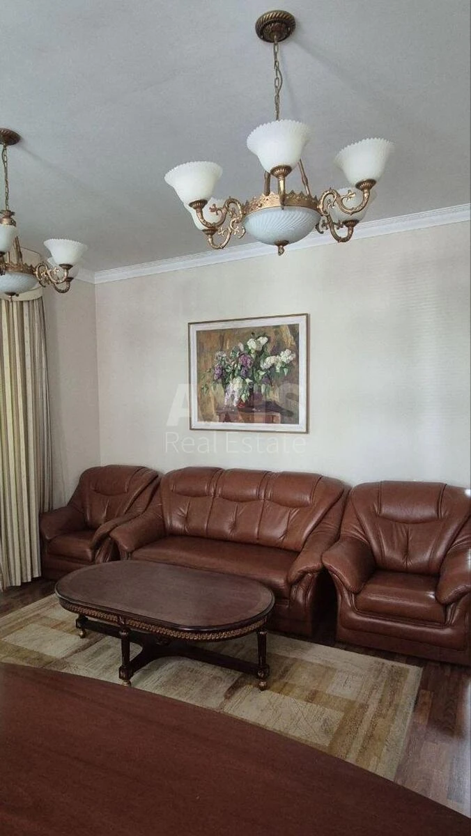 Office vul. Bogomol'cja Akademika 7/14, 141m2697270