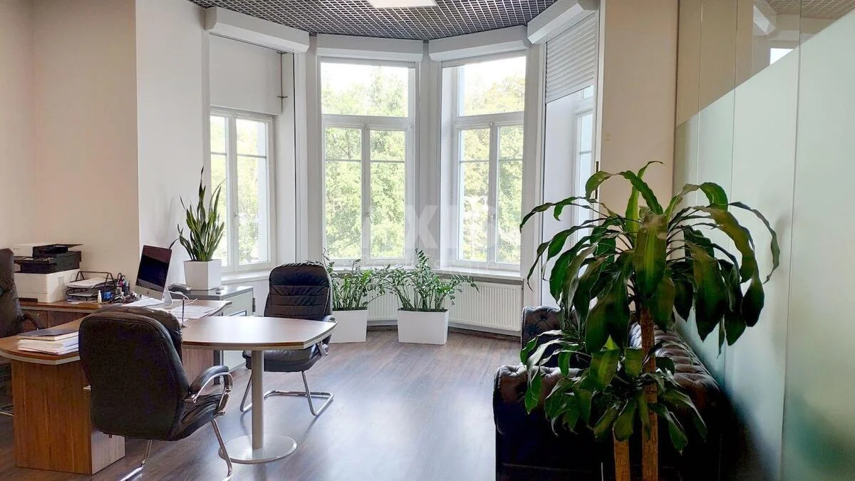 Office prov. Muzejnyj 4, 590m2