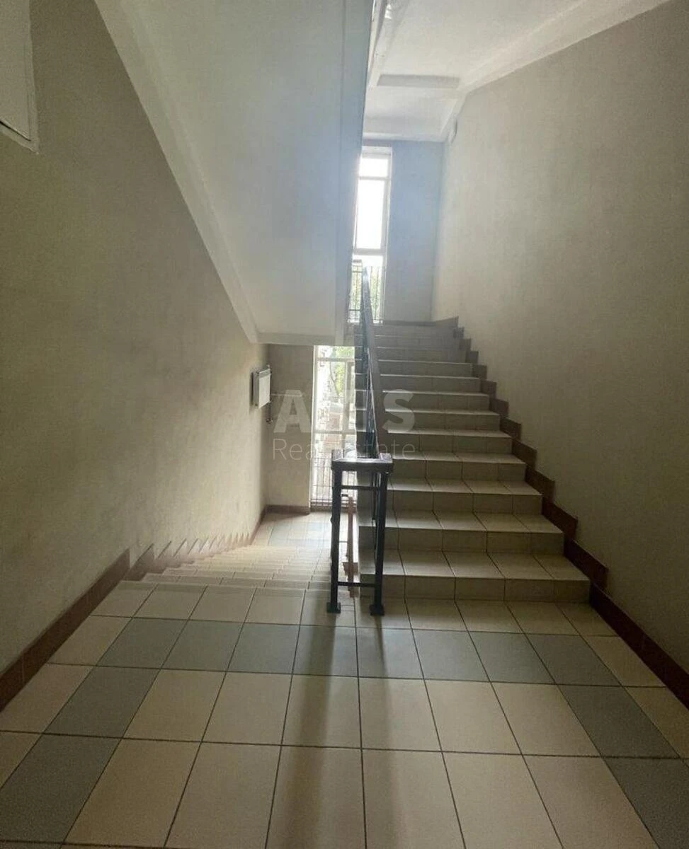 Office pl. Lesi Ukrai'nky 34, 44m2652564