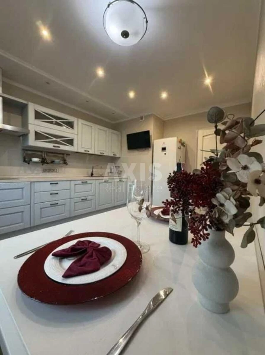 4k apartment vul. Yulia Zdanovska 73679932