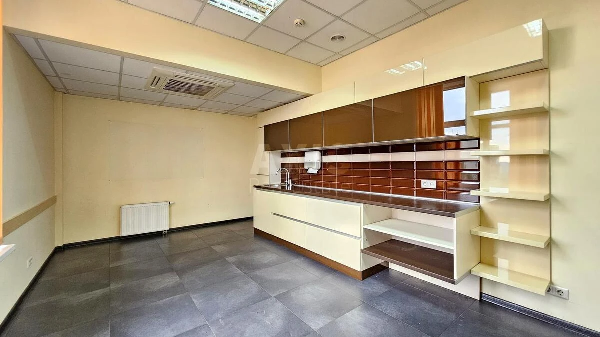 Office bul. Mykoly Mikhnovskoho 19, 900m2679039