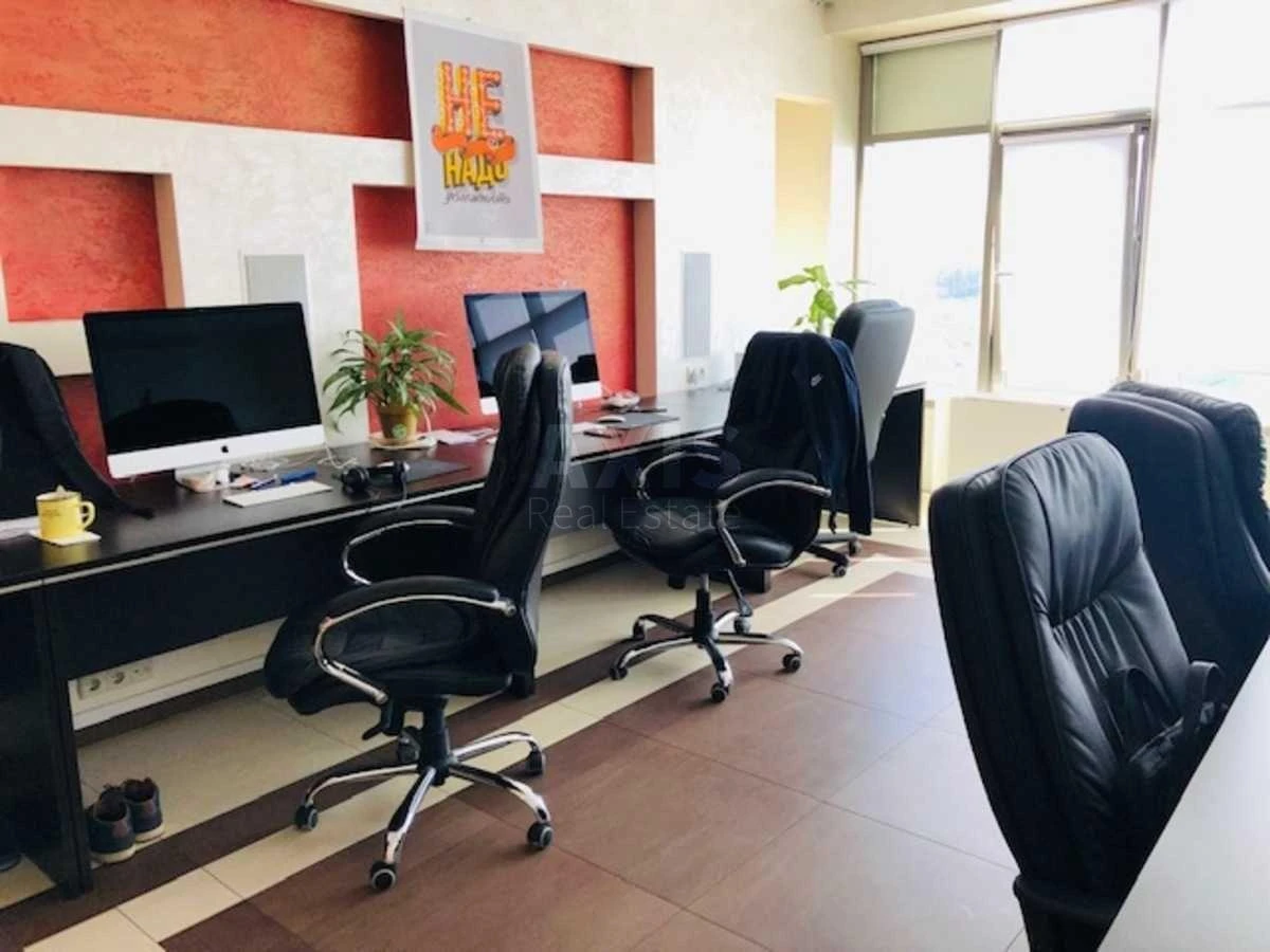 Office vul. Velyka Vasyl'kivs'ka 72, 192m2679386