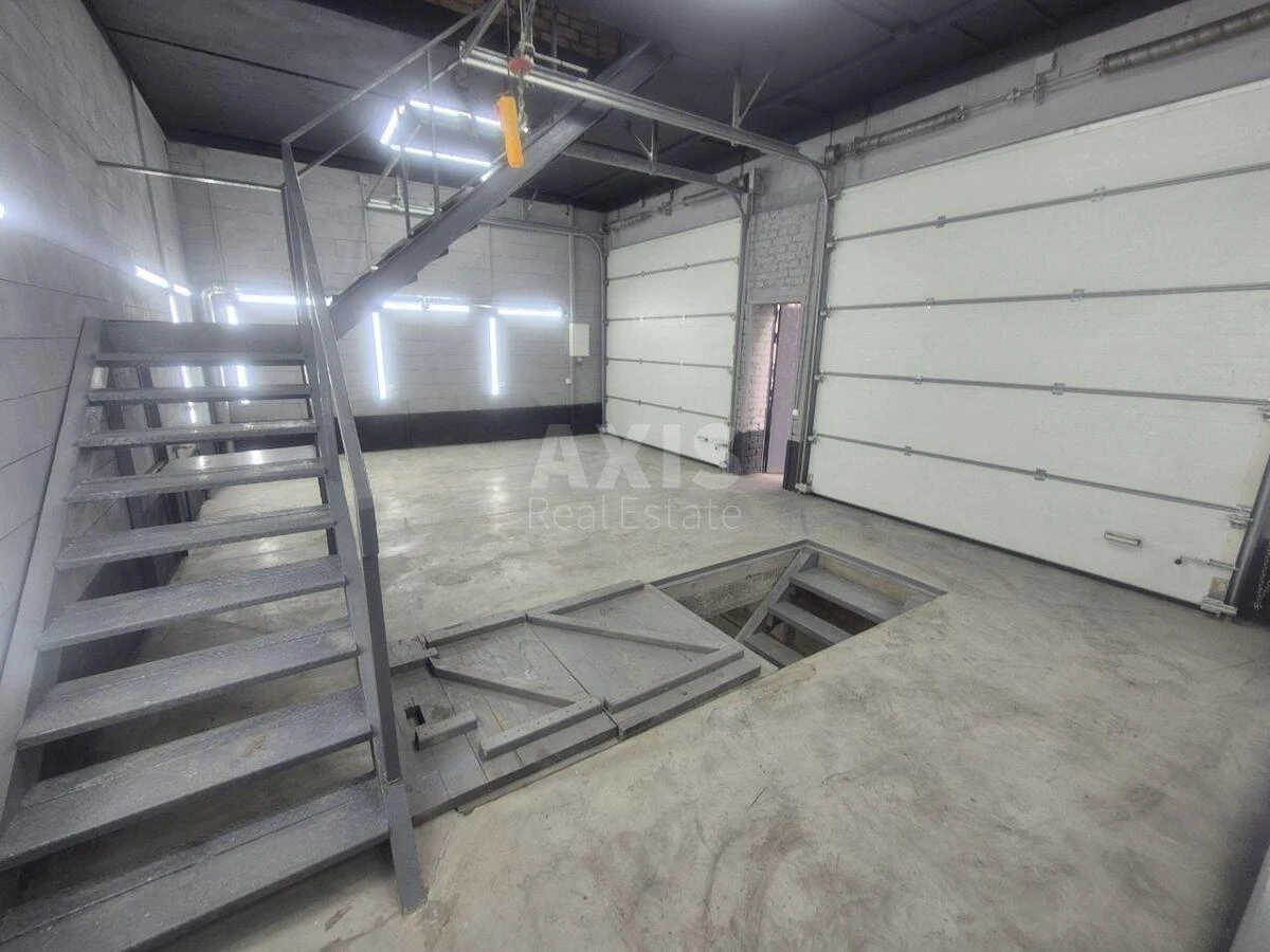 Service object dor. Velyka Kil'ceva 4, 280m2625162