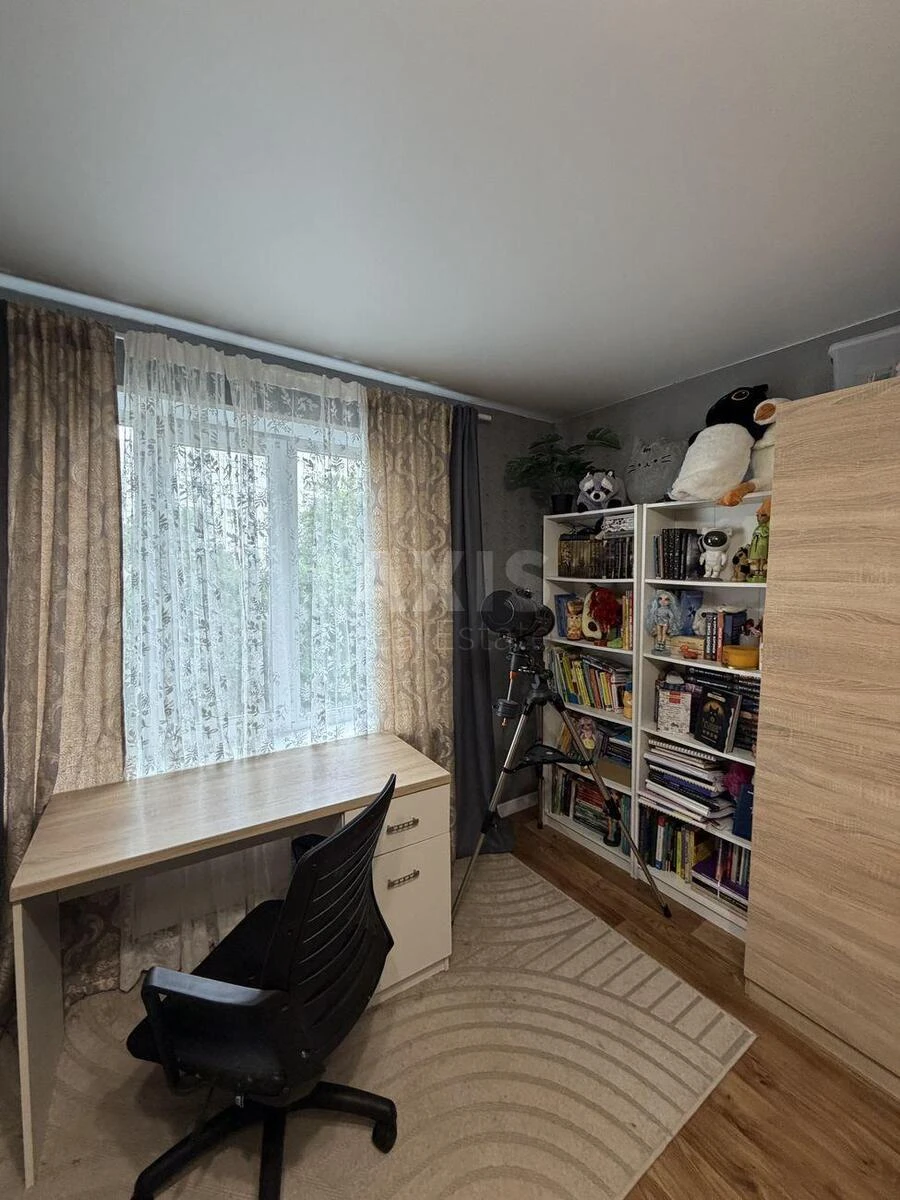 3к квартира ул. Рональда Рейгана 38696012