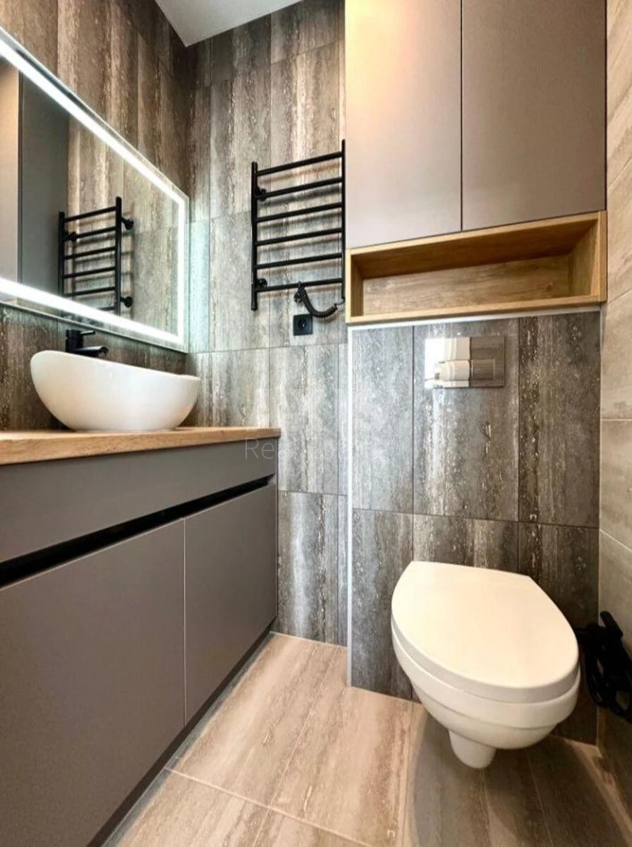 2k apartment nab. Dniprovs'ka 18687347