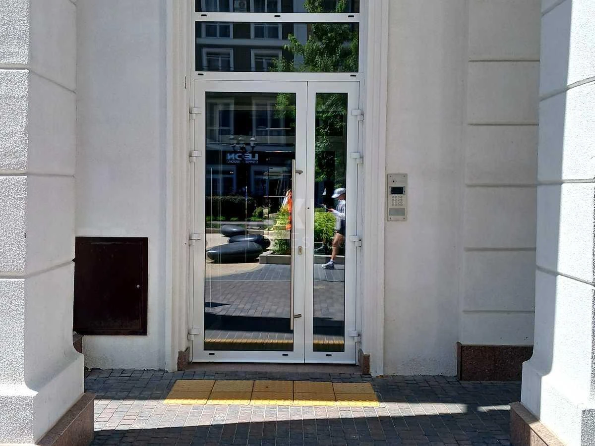 1к квартира ул. Михаила Максимовича 28Е7059112
