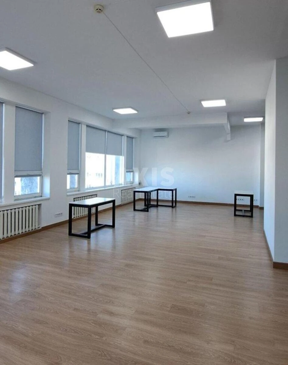 Office vul. Sverstjuka Jevgena 11, корп. б, 70m2675430