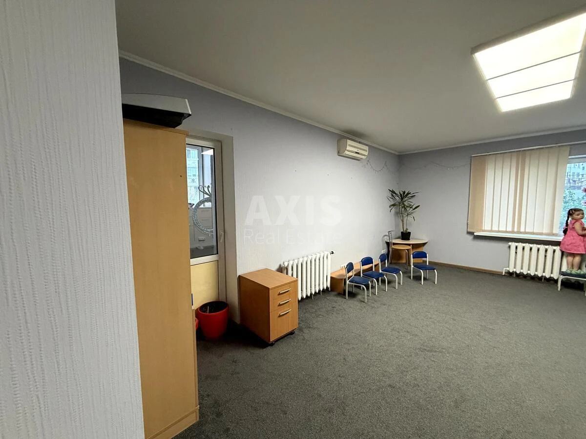 Office vul. Sribnokil's'ka 2А, 137m26892021