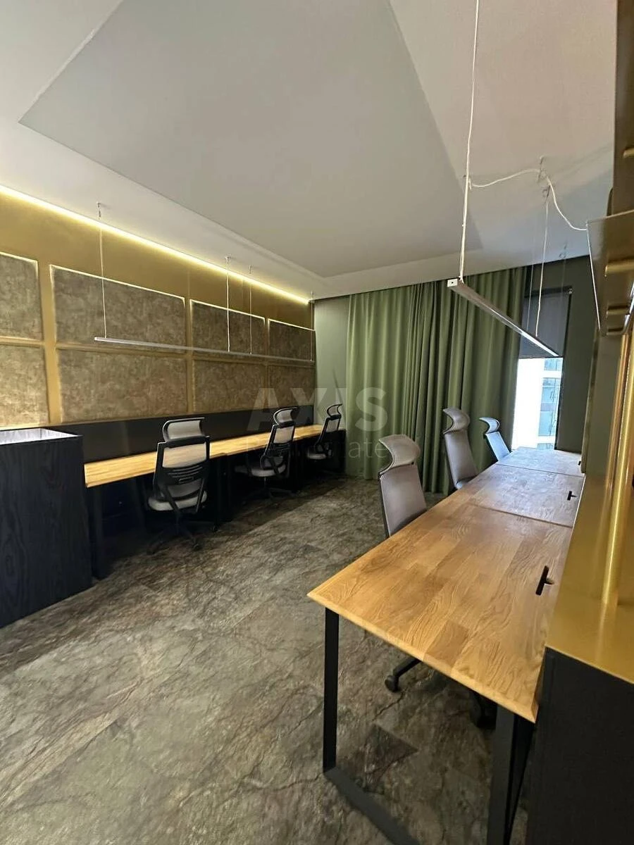 Office vul. Buslivs'ka 12, 152m2705174