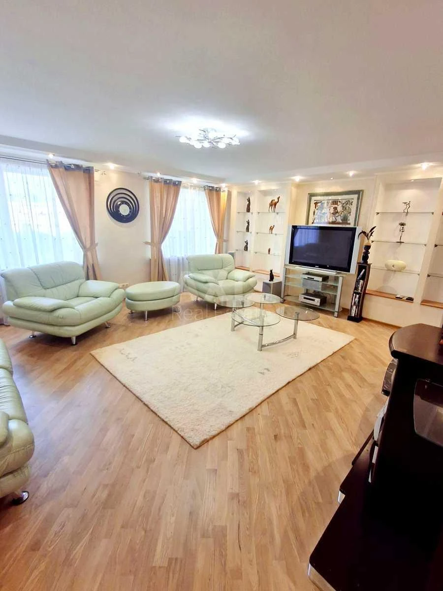 2k apartment vul. Levka Lukyanenka 2/4705460