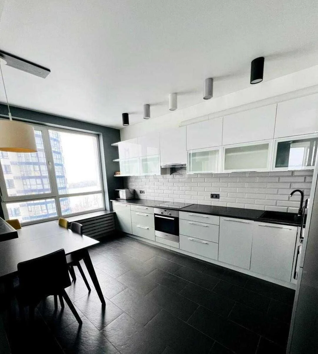 2к квартира вул. Зарічна 1