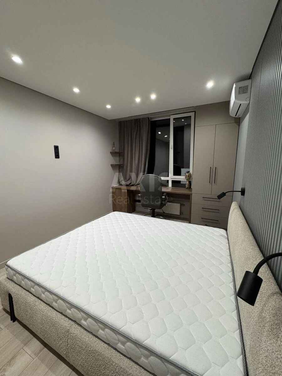 2k apartment bul. Ryl's'kogo Tadeja 1663046