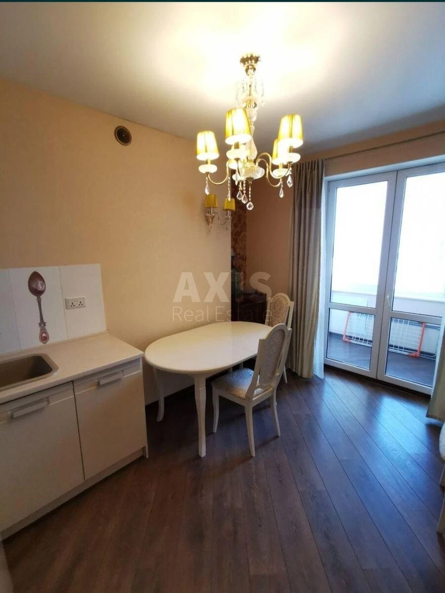 1k apartment nab. Dniprovs'ka 1611768