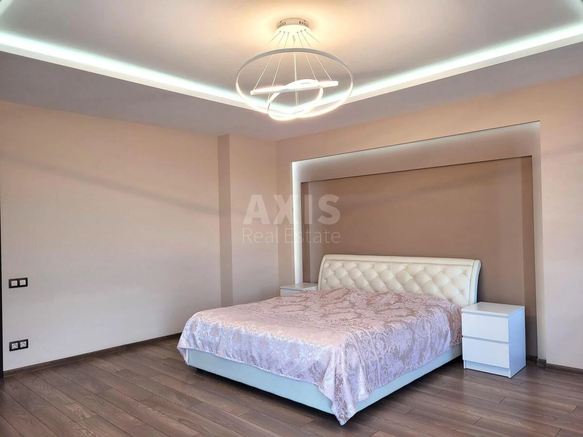 Дoм ул. Центральная, 252м2, город Киев5828810