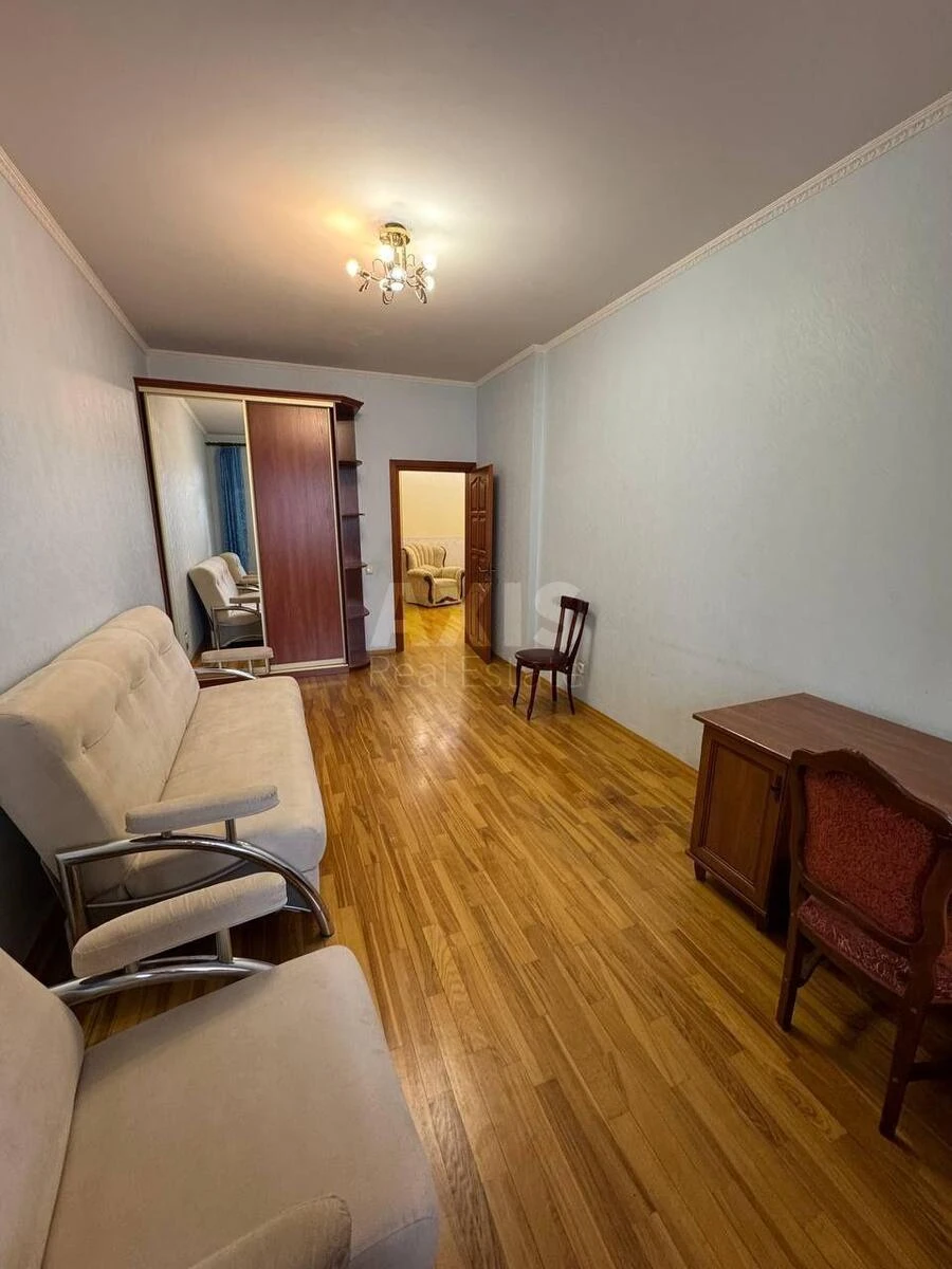 3k apartment vul. Sribnokil's'ka 14А683447
