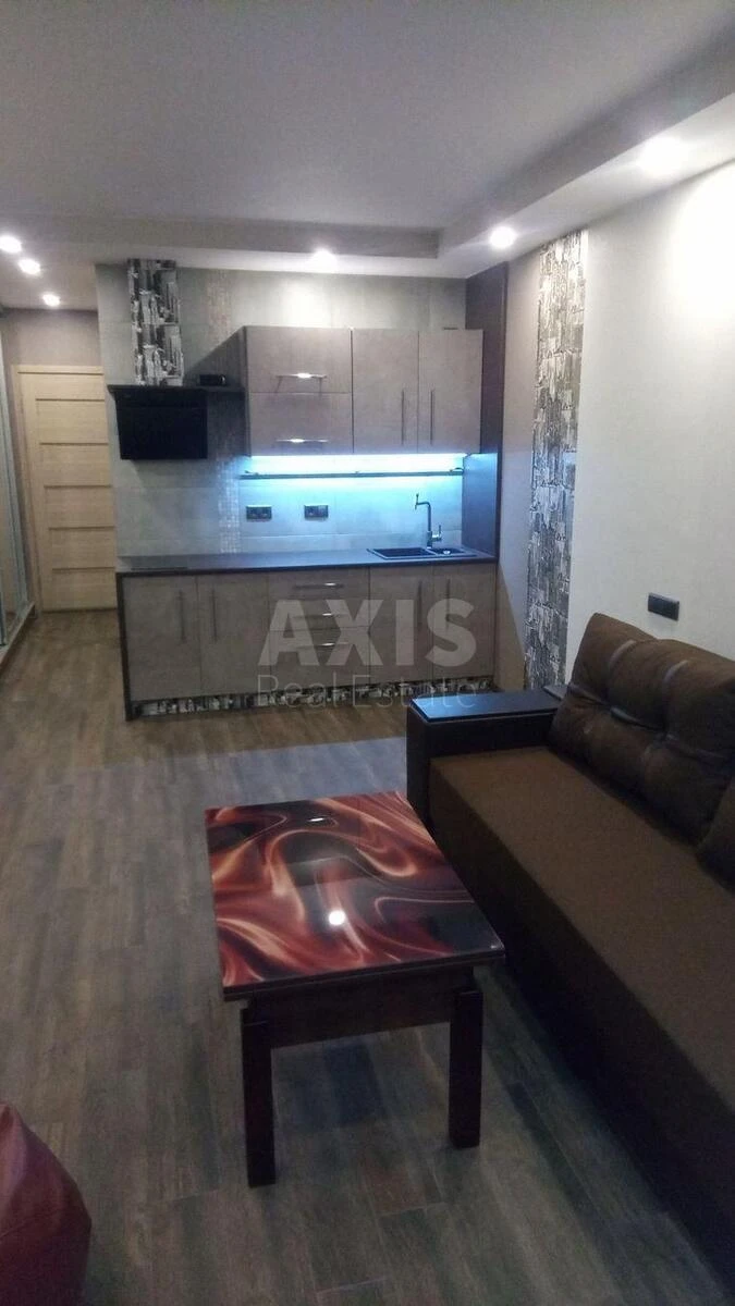 1k apartment vul. L'vivs'ka 15695403