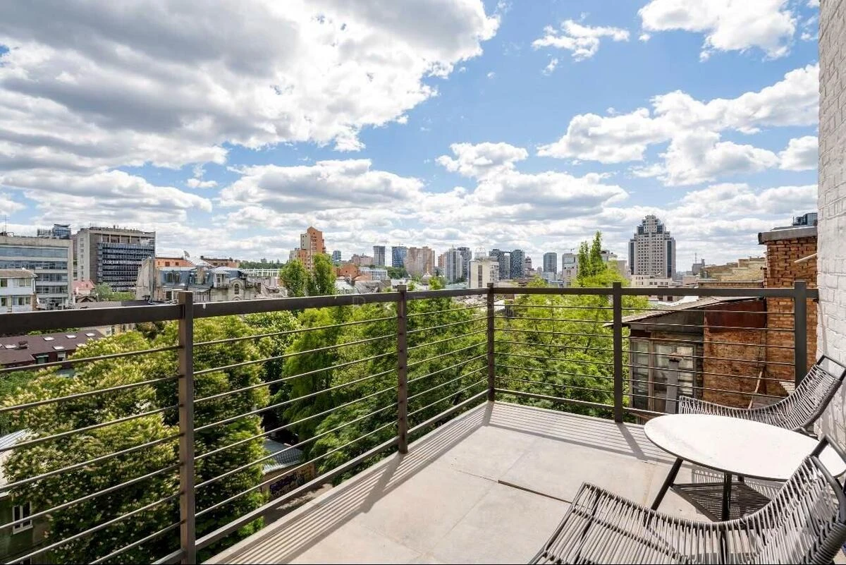 5k apartment vul. Antonovycha 17А702447
