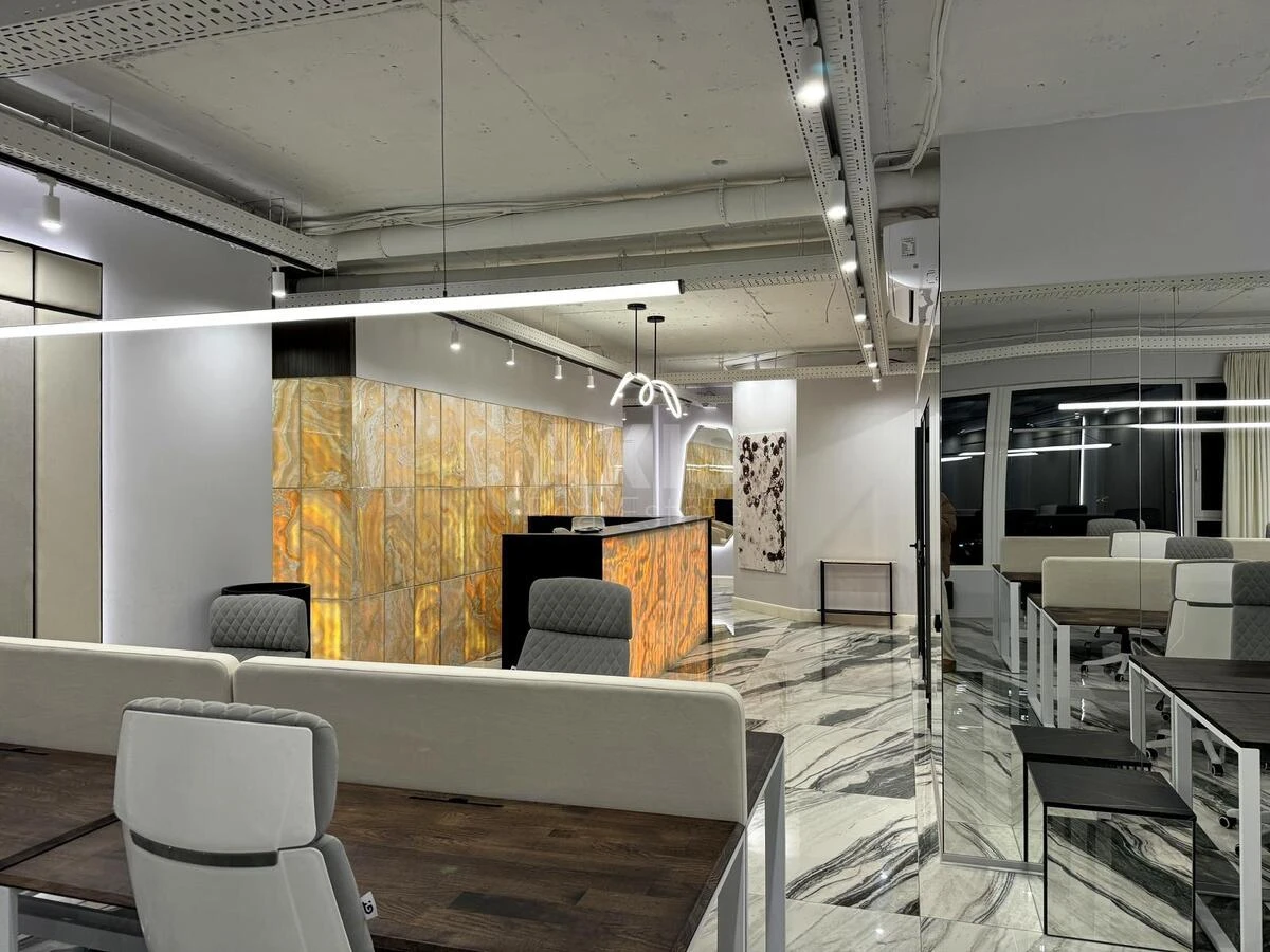 Office uzv. Klovs'kyj 7, 269m25933011