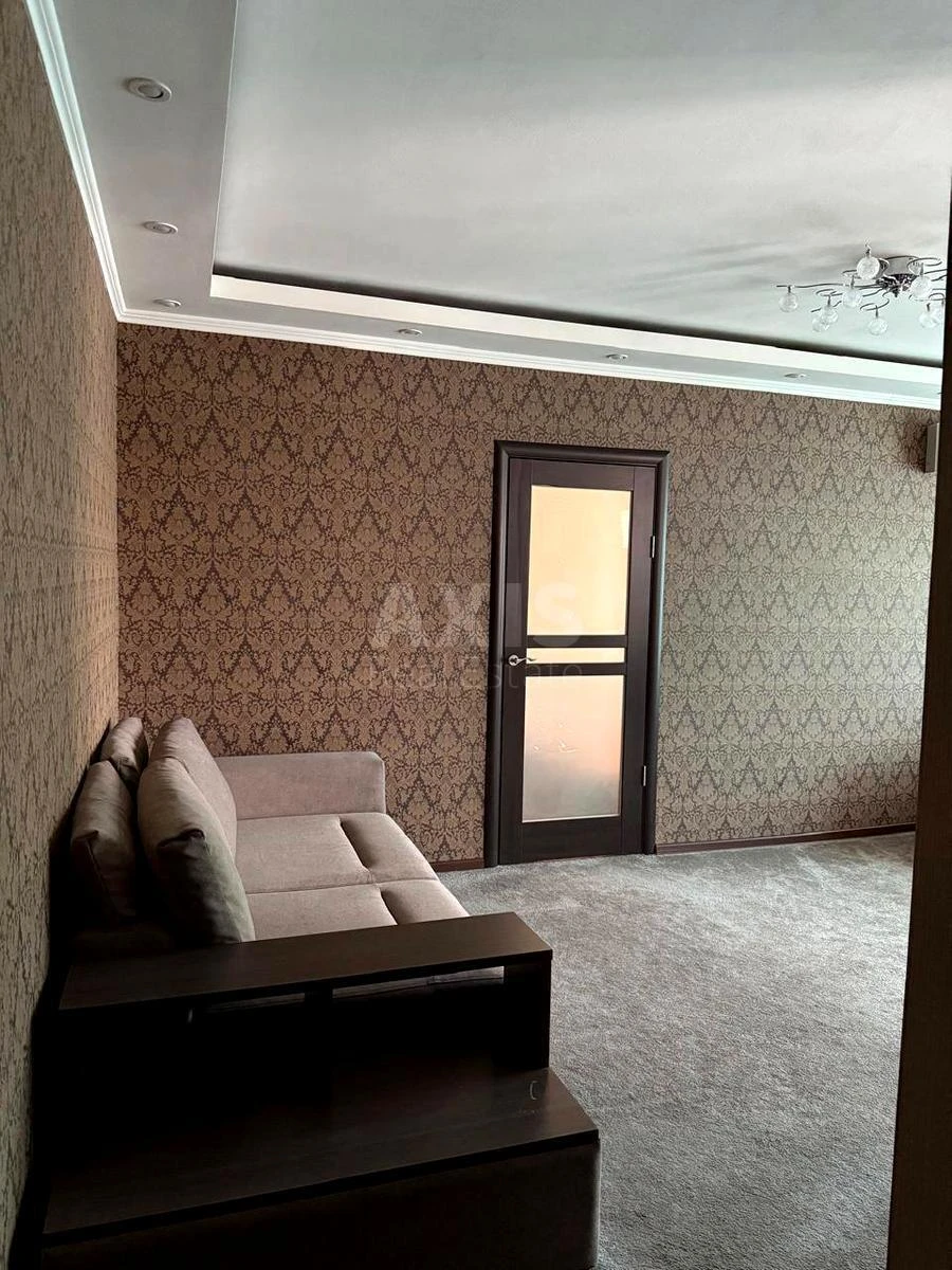 2k apartment pr-t Berestejskij 16684710