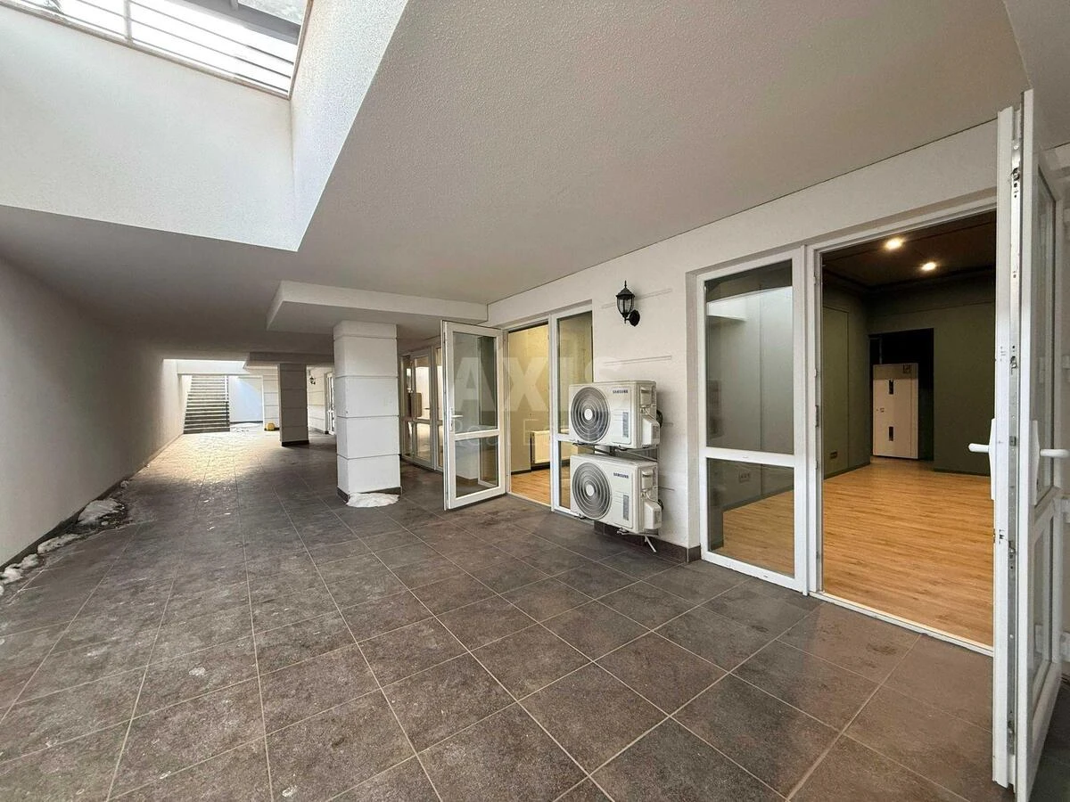 Объект торговли ул. Михаила Максимовича 24, 60м265716