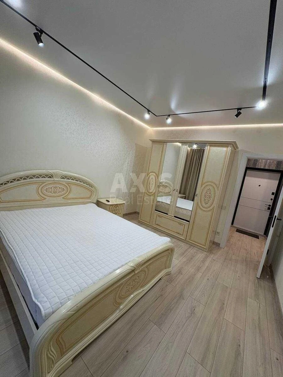 1k apartment vul. Metrologichna 107В673832