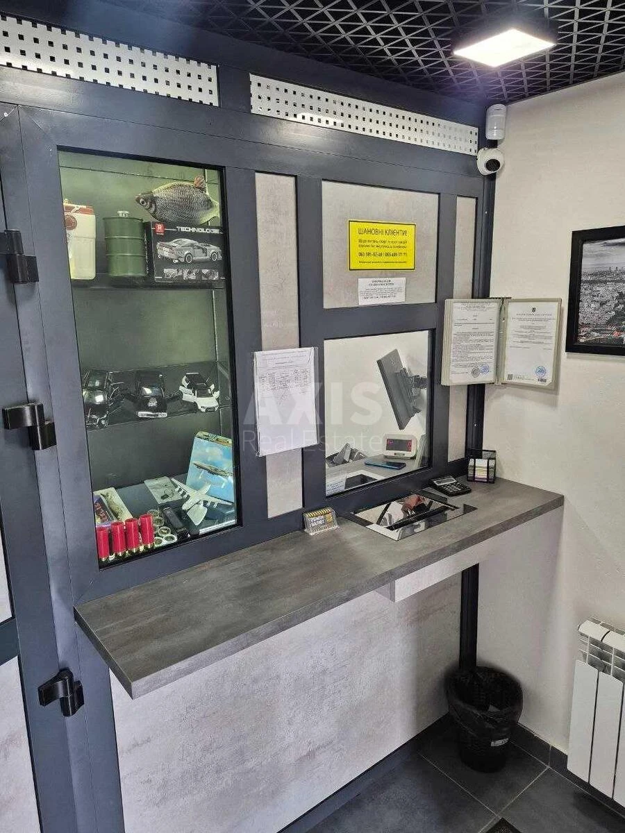 Trade object vul. Dan'kevycha Kostjantyna 8, 36m2674140