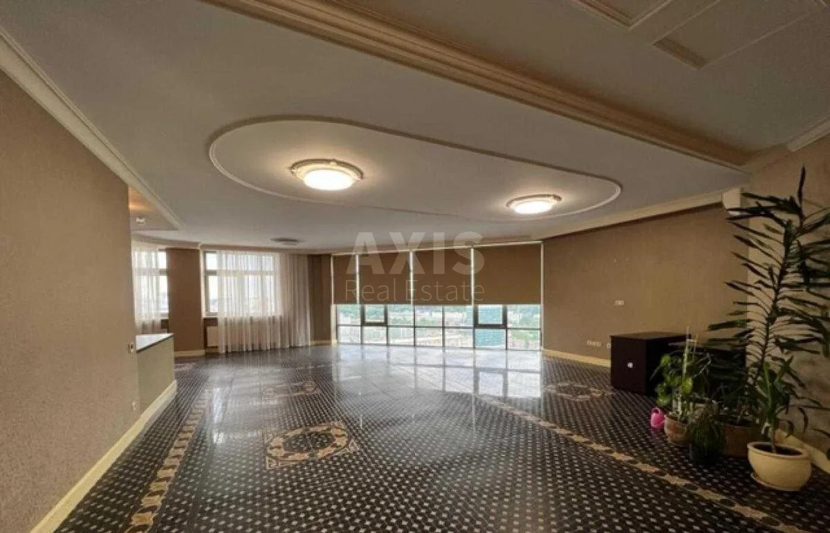 Office vul. Velyka Vasyl'kivs'ka 72, 243m2