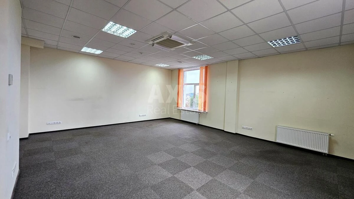 Office bul. Mykoly Mikhnovskoho 19, 900m26790311