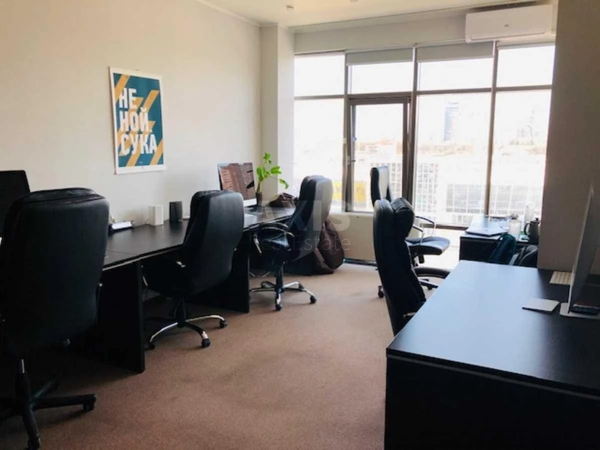 Office vul. Velyka Vasyl'kivs'ka 72, 192m2679388