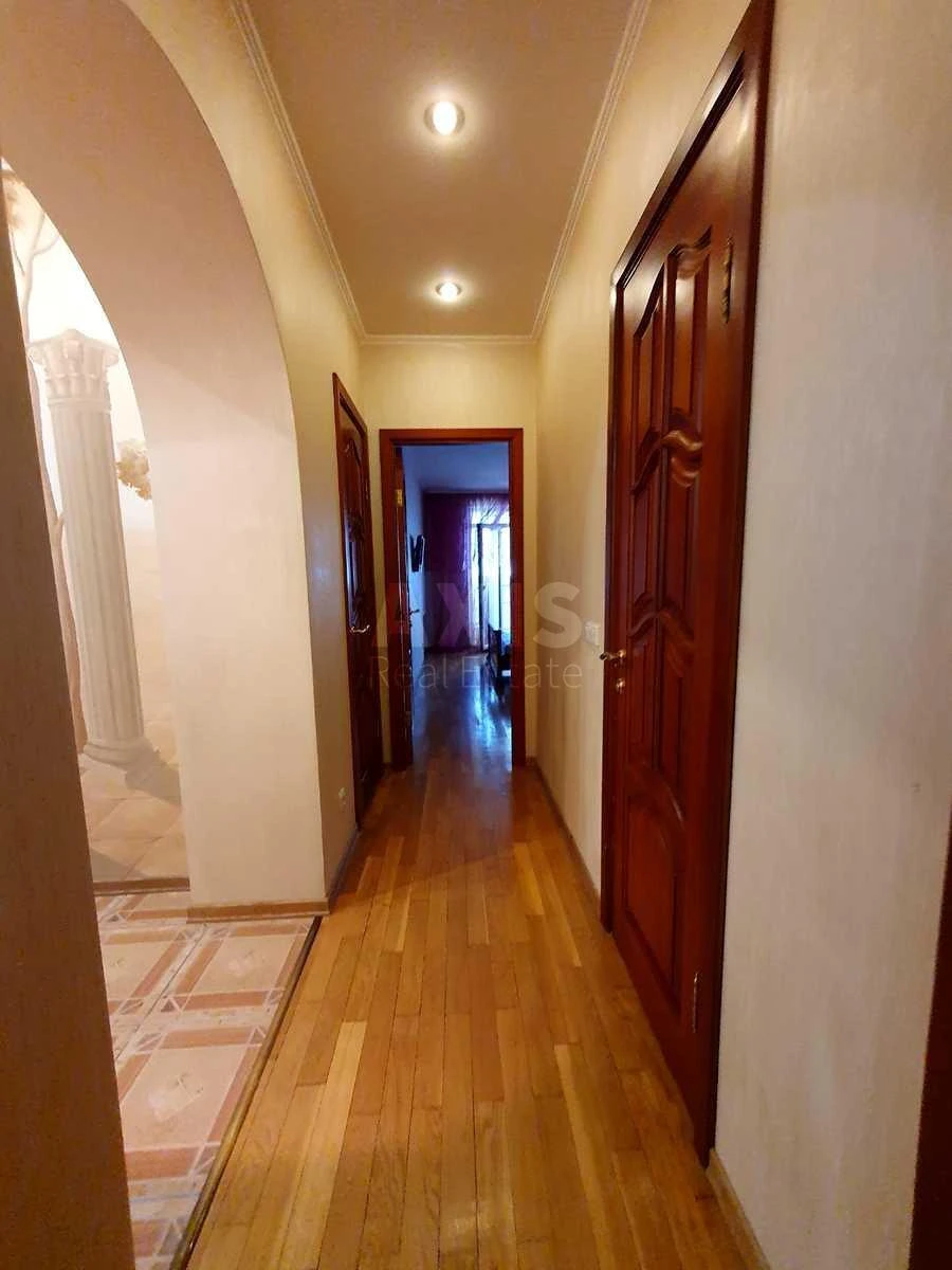 3k apartment vul. Ahmatovoi' Anny 16Б714261