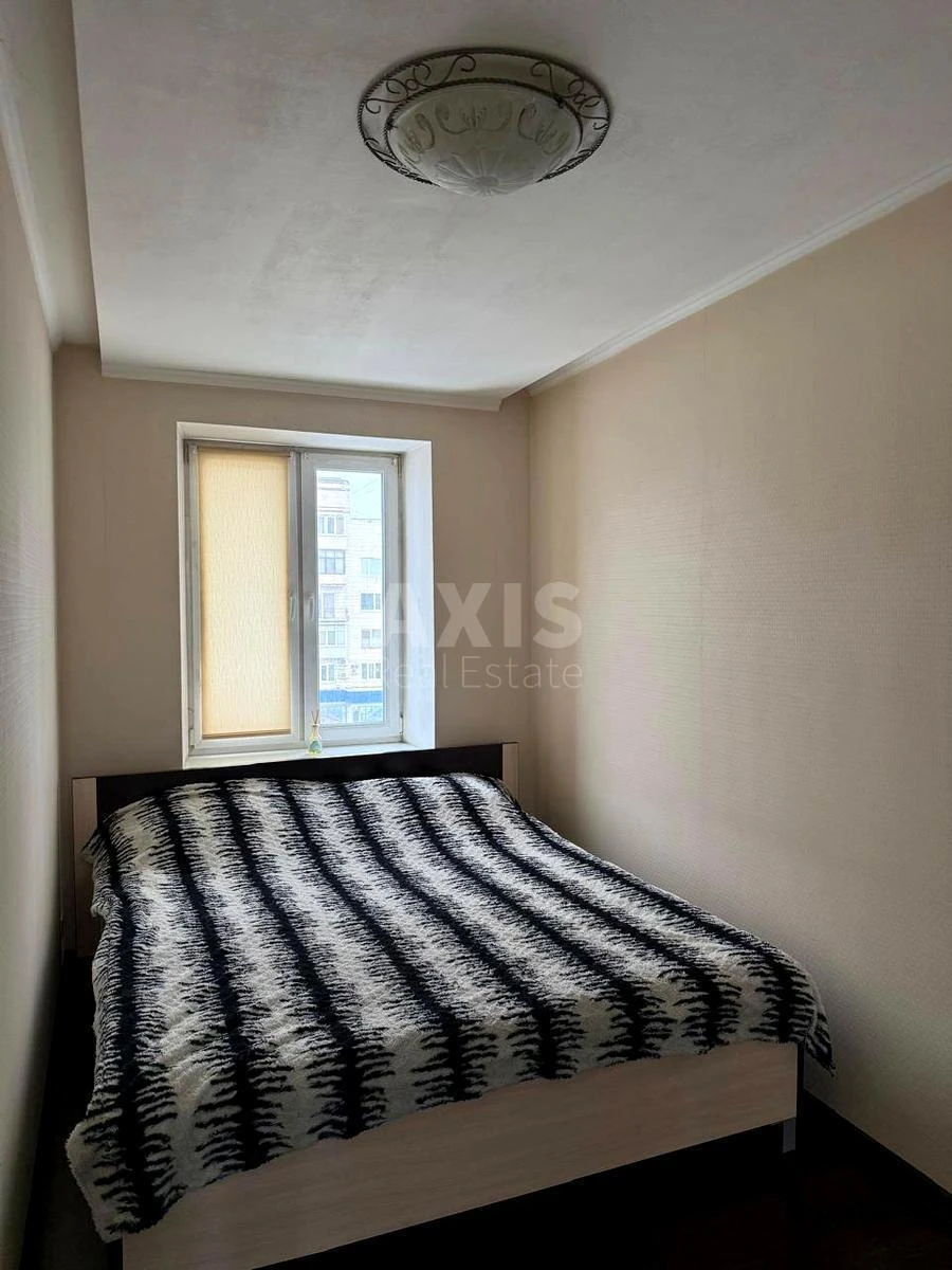 2k apartment pr-t Berestejskij 16684712