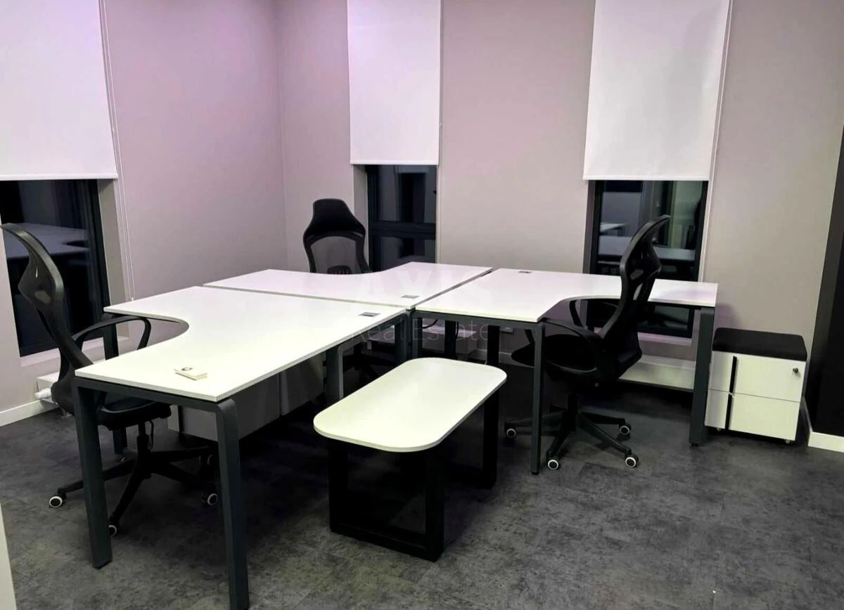 Office vul. Lypkivs'kogo Vasylja Mytropolyta 14/18, 250m2668917