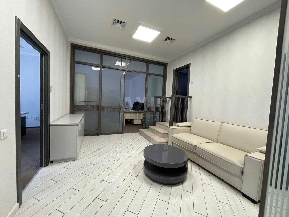 Office vul. Volodymyrs'ka 23А, 180m2675865