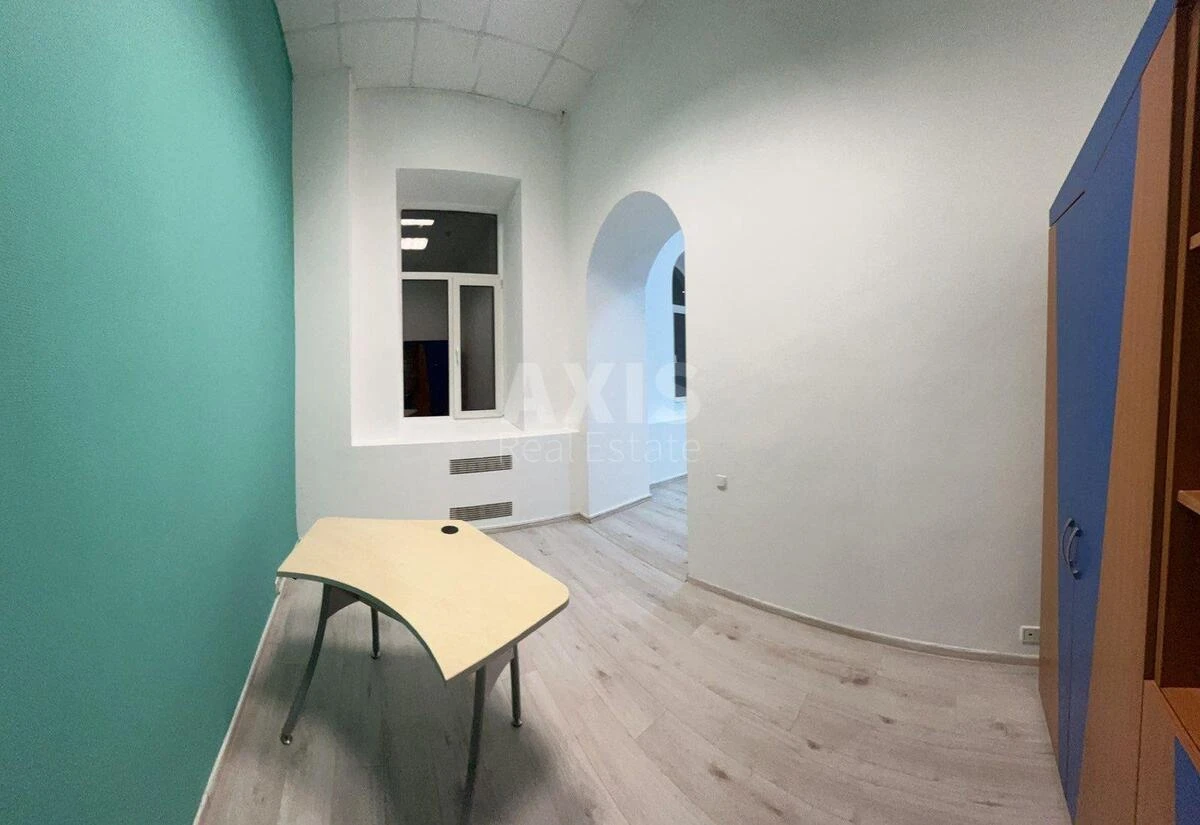 Office vul. Volodymyrs'ka 42, 35m2672172