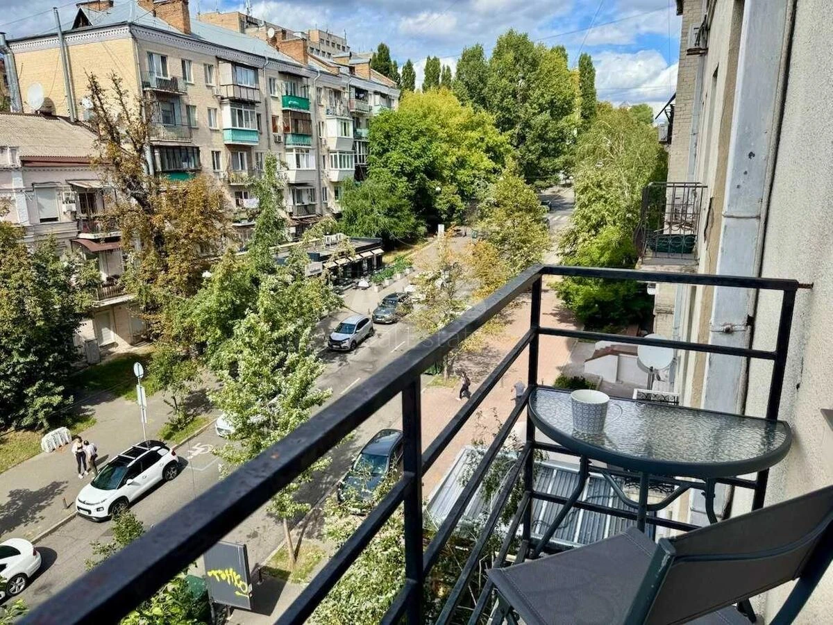 3k apartment vul. Volodymyrs'ka 83710045