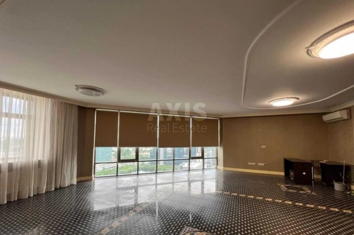 Office vul. Velyka Vasyl'kivs'ka 72, 243m2663651