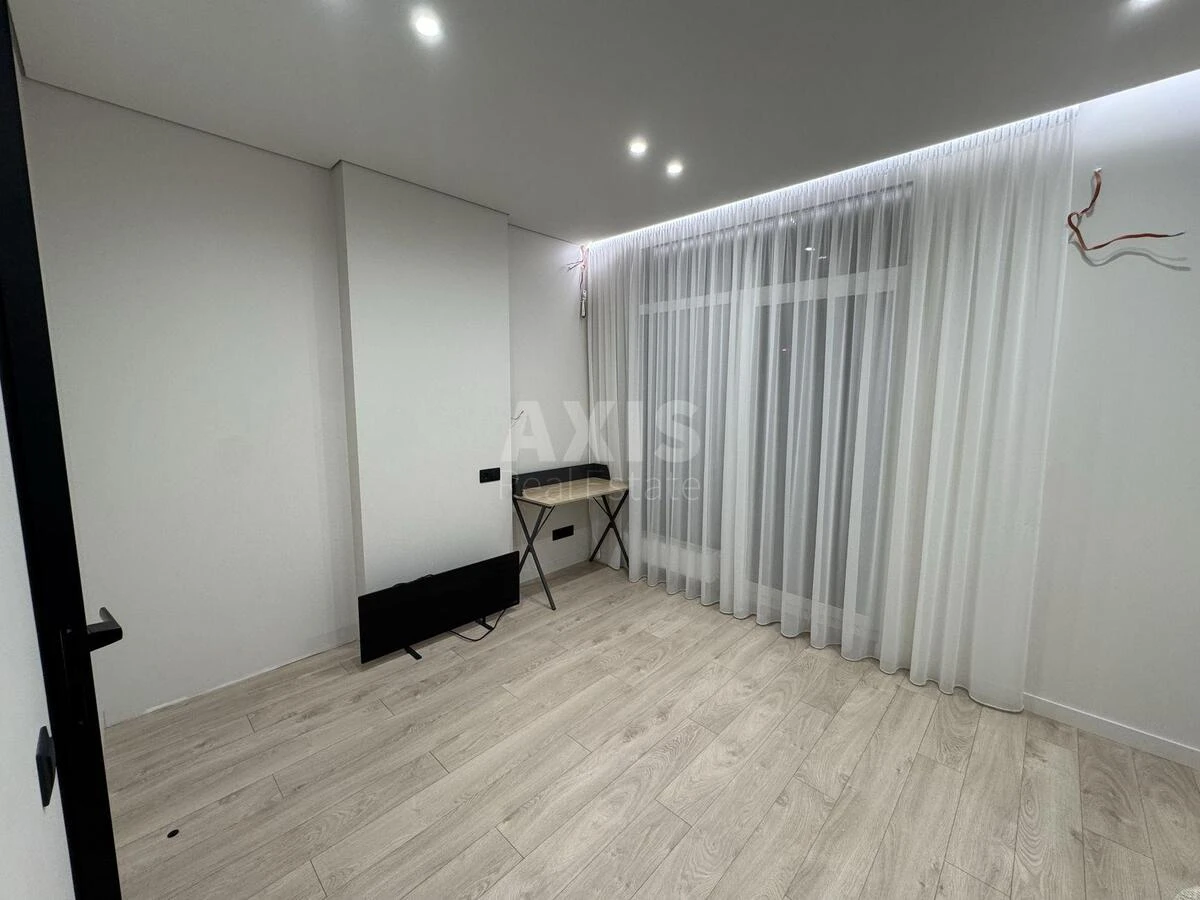 2k apartment bul. Ryl's'kogo Tadeja 1663049