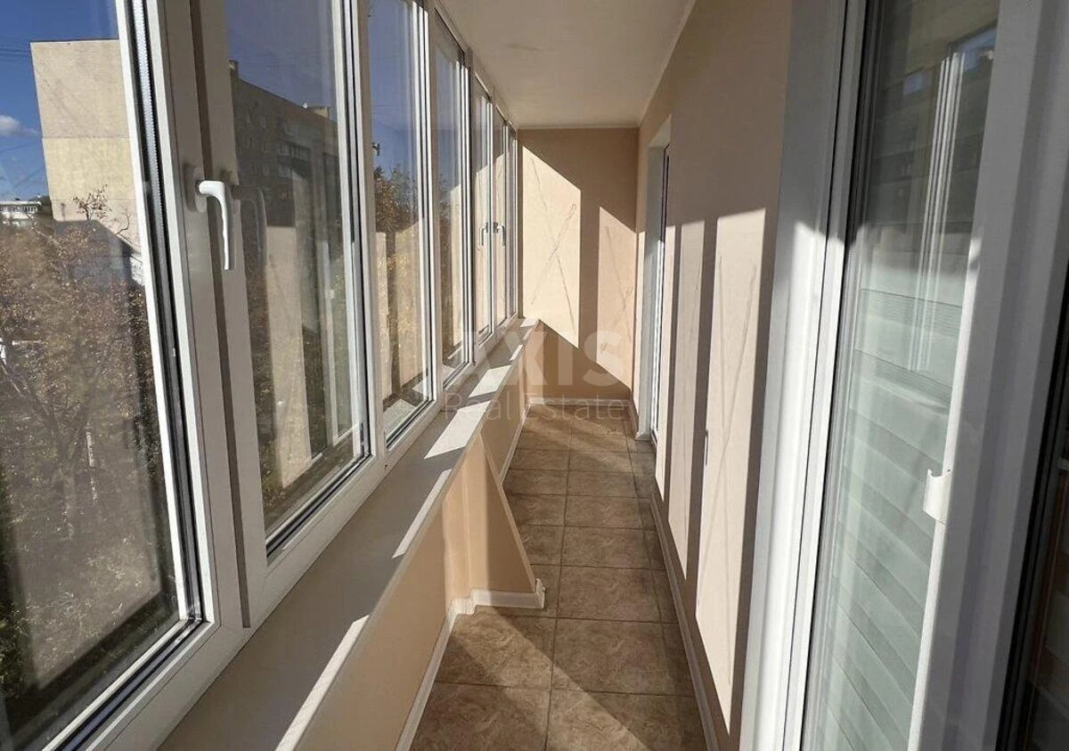 2k apartment vul. Polovec'ka 7/137079011