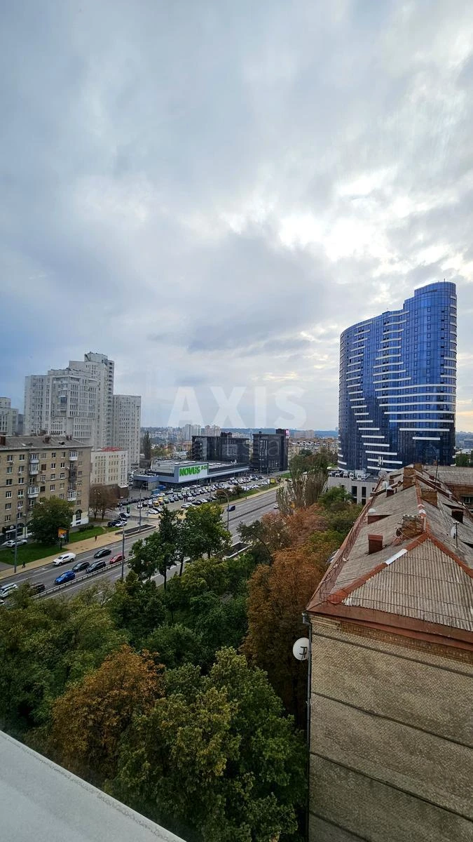 Office bul. Mykoly Mikhnovskoho 19, 900m26790313