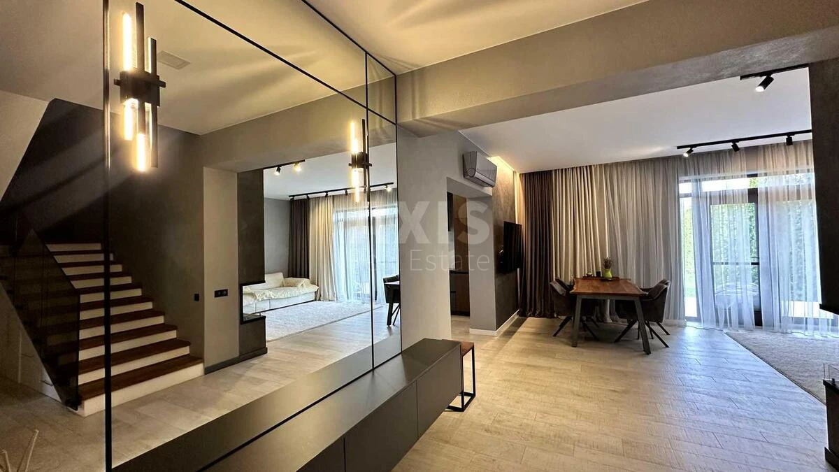 Дoм ул. Абрикосовая, 215м2, город Киев713359