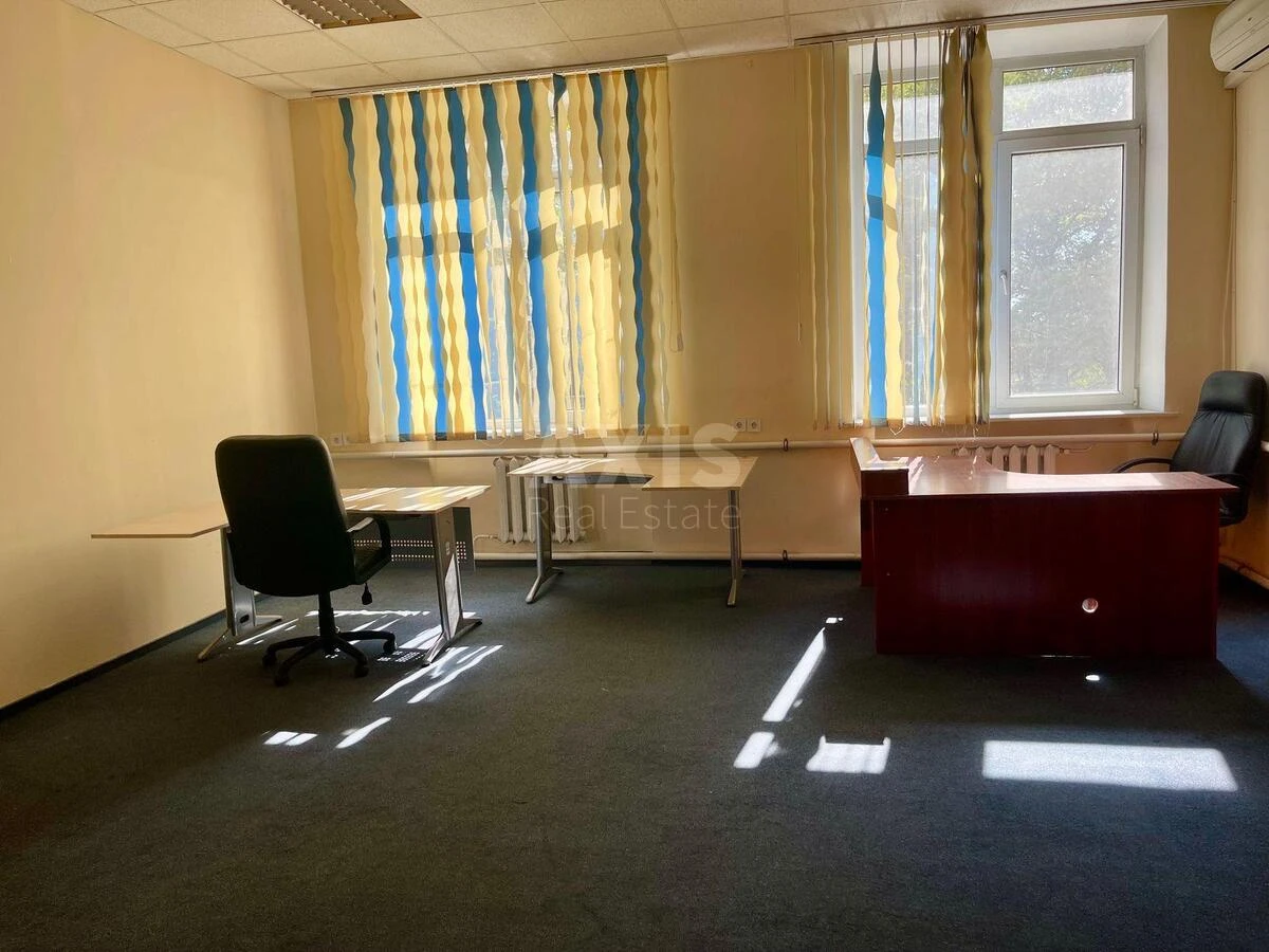 Office vul. Jevgena Konoval'cja 31, 1070m2648444