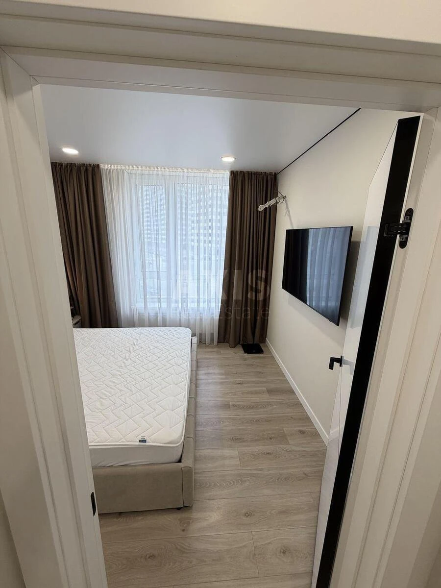 2k apartment vul. Oleksandra Olesja 8/17697518