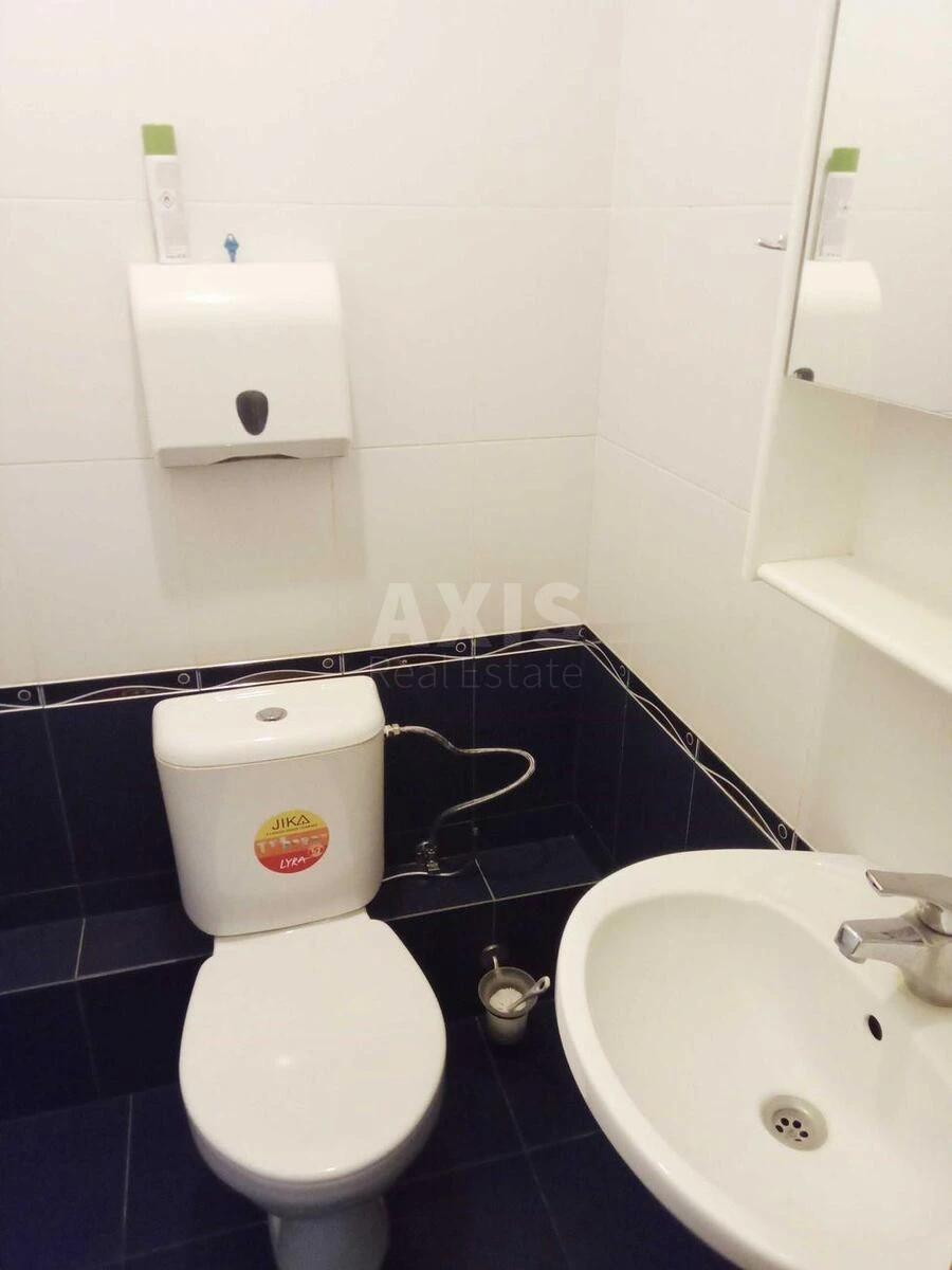 Office vul. Pavlivs'ka 17, 166m26709113